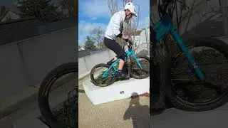 C'est dangereux le streettrial... (je me vengerai) #chutes #fail #vtt