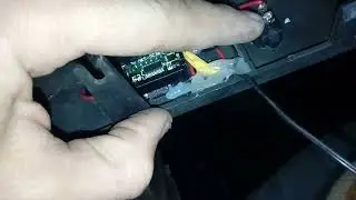 Как правильно подключить вольтметр на машине!!!