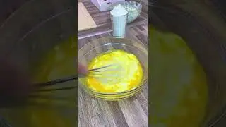 Весенний пирог с черемшой. Много начинки и мало теста.