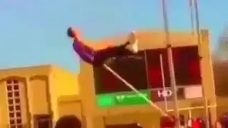 Спортсмен сел на палку