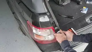 2007 Range Rover Sport Brake Light Replacement