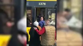 В Киеве водителя выбросили из автобуса за то, что он не хотел вести больше десяти человек