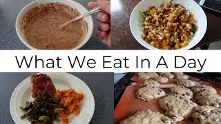 What Our Family Eats In A Day | Eating At Home