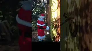 Santa Claus agent 47 doing painting! 