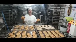 ENSEÑANDO A MI NIETO A HACER EMPANADAS