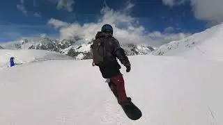 Heading down Youla red run 21 at Courmayer with the Insta360 x3