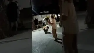 ПРОДАВЕЦ ЦВЕТОВ