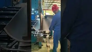 The bending machine bends round steel pipes#pressbrakemachine #bendingmachine #pressbraketools #cnc