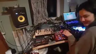 Dawless J4m (Erica LXR-02 / KORG ER-2 / Neutron /  MOOG DFAM)