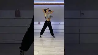 NEW JEANS - ATTENTION 🤍 