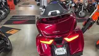 2018 HONDA GL1800D