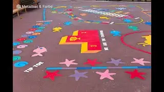 En France à Levallois-Perret - Jeux de plein air pour enfants - matériau thermocollant préfabriqué