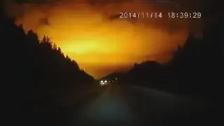 UFO, Meteor? Massive explosion in the sky over Russia from 2 angles November 2014