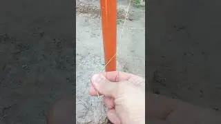 Useful construction skill. How to quickly and securely tie a horizontal marking cord #shorts