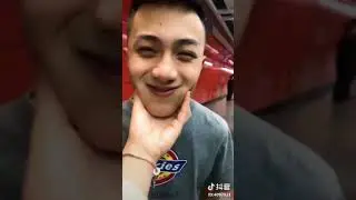 #209抖音【抖音榜】這個托臉系列的男生有點帥 笑起來都這麼暖的嗎？-Tik Tok
