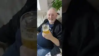 Пранк пивом 🤣 Разыграли дедушку на новый год