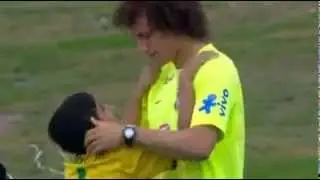 David Luiz se diz fã do garoto que invadiu treino: 