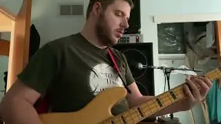 Demo of Sound Town 4x10 bass cabinet
