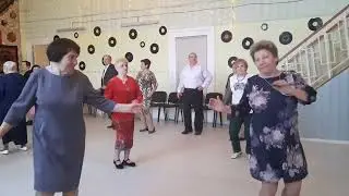 Возьму-ка я гармошечку.