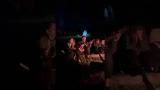 Последние звуки моей акустическрй гитары ( она сломалась в этот день))