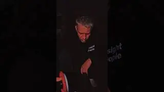 Что он скрывает?