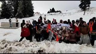 Bermain Es di Uludag Turki