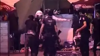 ( AK ) gömlekli sakallı olana dikkat