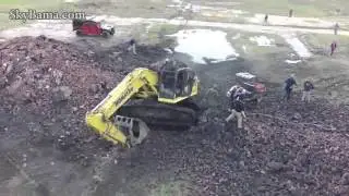 Неудачный снос кирпичной трубы экскаватором
