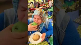 Sizce abla bu tadı sevmiş midir? 😎-EMİR ELİDEMİR #shortvideo #viral #elmalıtatlı #elma #food #yemek