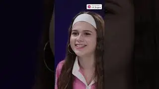 Лера и Давид подсматривают друг другу в телефоны 👀