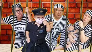 MC Divertida finge brincar de ser POLICIAL e ensina Novas REGRAS DE CONDUTA - Família MC Divertida