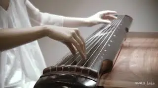 TAY TRÁI CHỈ TRĂNG