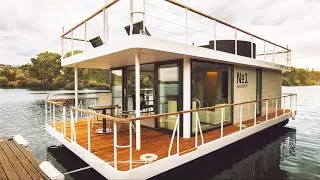 Gorgeous Modern No1 Living 40’ Houseboat with Rooftop Deck