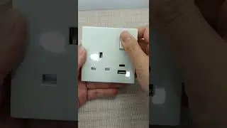 UK Wall Socket with 1 USB A & 1 USB C