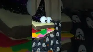 1st Love #funny #love #obsession  #sandwich #donuts #puppet #puppets #snarkypuppets