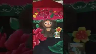 Чебурашка ( 2 песни крокодила Гены) на фоне он сам поет.