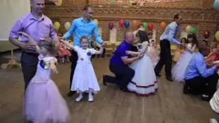 ДНЗ №7 м.Радомишль випуск,2016 (танок з татусями)