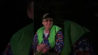 Достойна всех цветов мира! Хотя бы за то, что подарила тебе жизнь … 