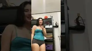 Bodinya mantul banget bergoyang mengikuti irama || Mama Dilla. 