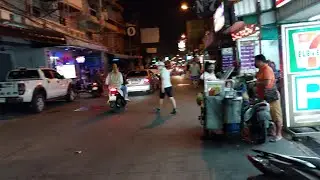 Dinner at Bronx Pizza, Pattaya, Thailand