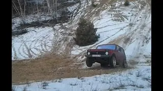 НИВА  в гору  по песку