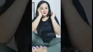 Duduk santai di rumah bunda manis