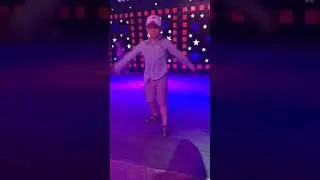 video 01b93af0026ee47350e0d3de3ae47023 V