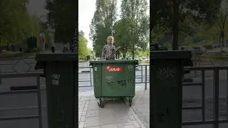 Моя комната по мнению мамы😂 