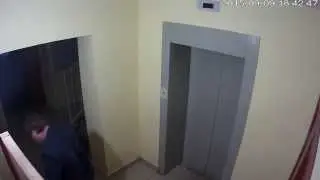 Пьяный в подъезде