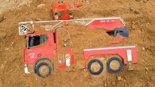 Finding Toy Cars, Long Container Truck, Police Truck, Tanker Truck, Excavator