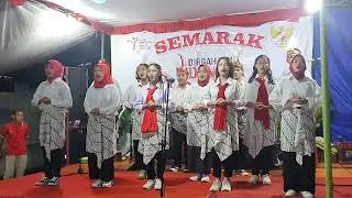 Paduan Suara oleh muda mudi RW 6