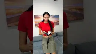 Blink twice - Funny family 