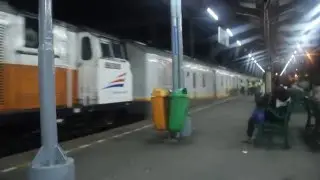 Disambut Porter Stasiun Jatinegara