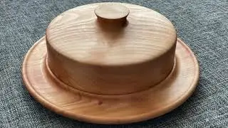 Масленка с крышкой, черная ольха, покрытие карнаубский воск.
